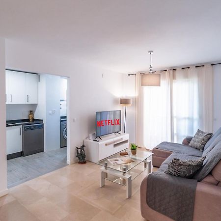 Casa Playa Guadalmar, Beautiful Apartment In Front Of The Sea, Wifi, Ac, Smart Tv, Private Parking Málaga Esterno foto