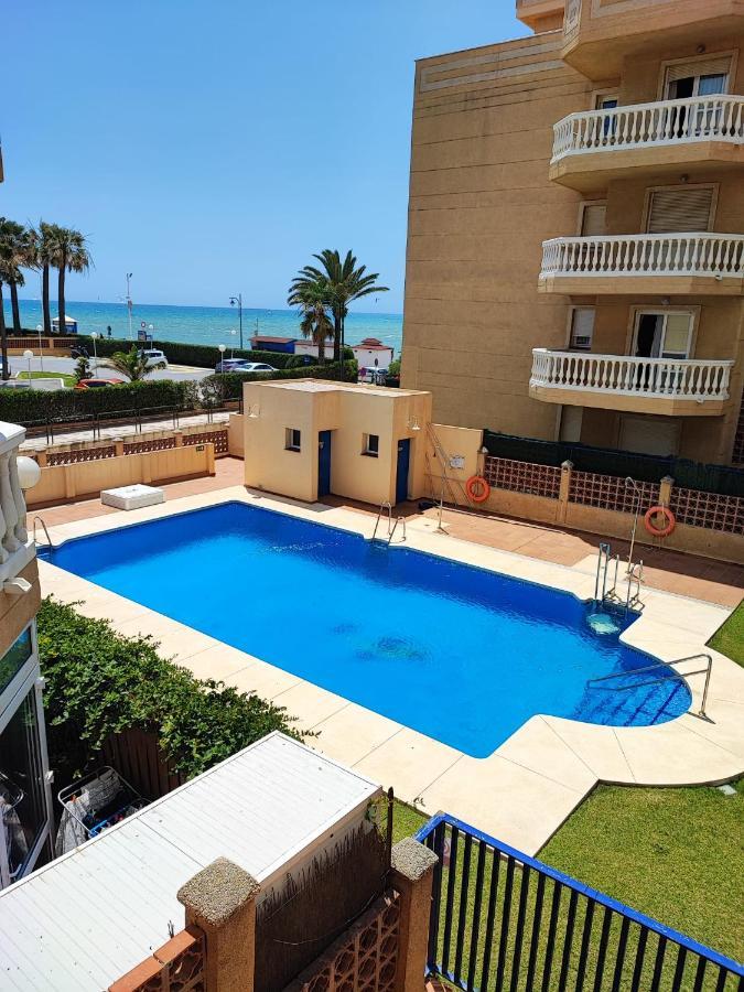 Casa Playa Guadalmar, Beautiful Apartment In Front Of The Sea, Wifi, Ac, Smart Tv, Private Parking Málaga Esterno foto