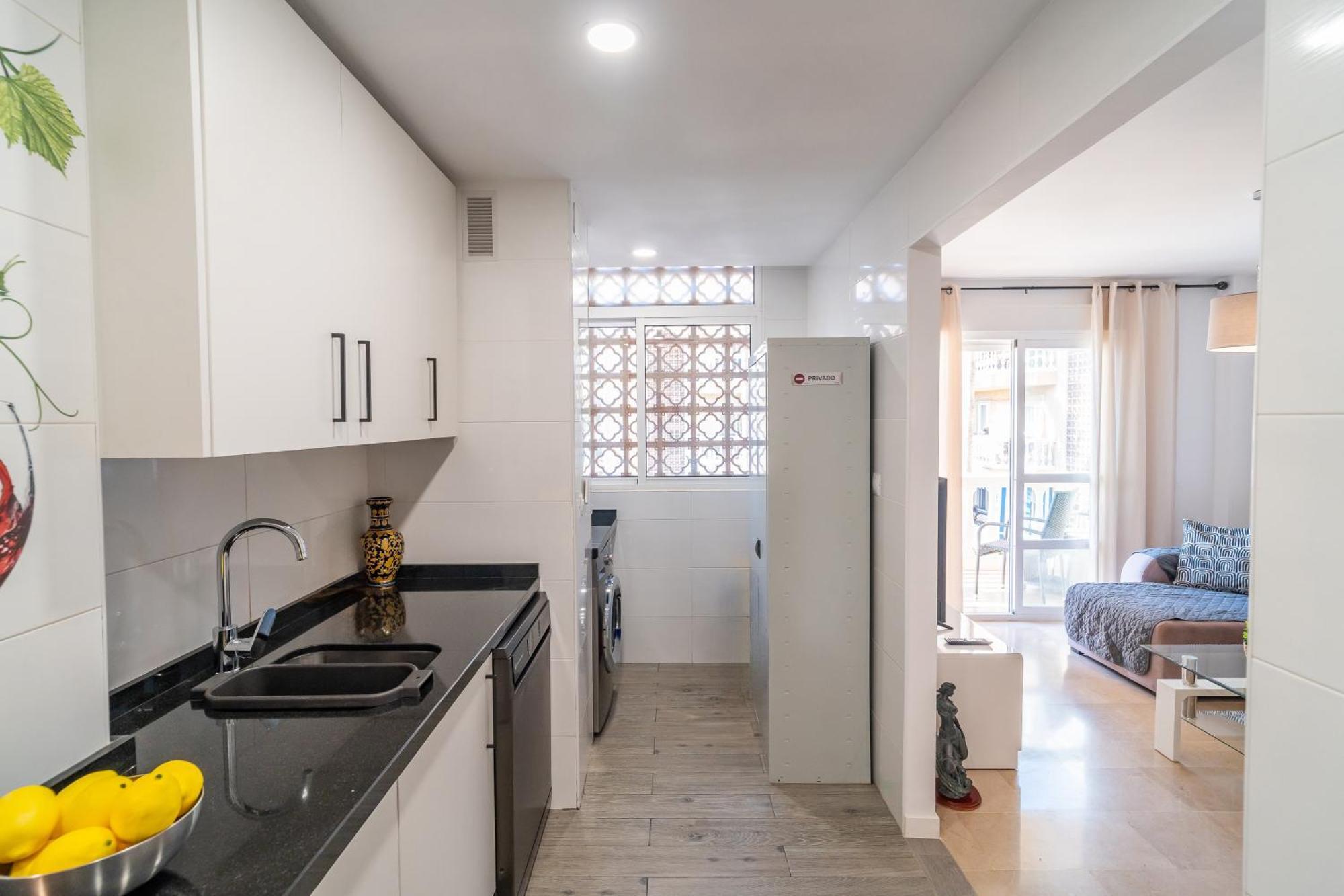Casa Playa Guadalmar, Beautiful Apartment In Front Of The Sea, Wifi, Ac, Smart Tv, Private Parking Málaga Esterno foto