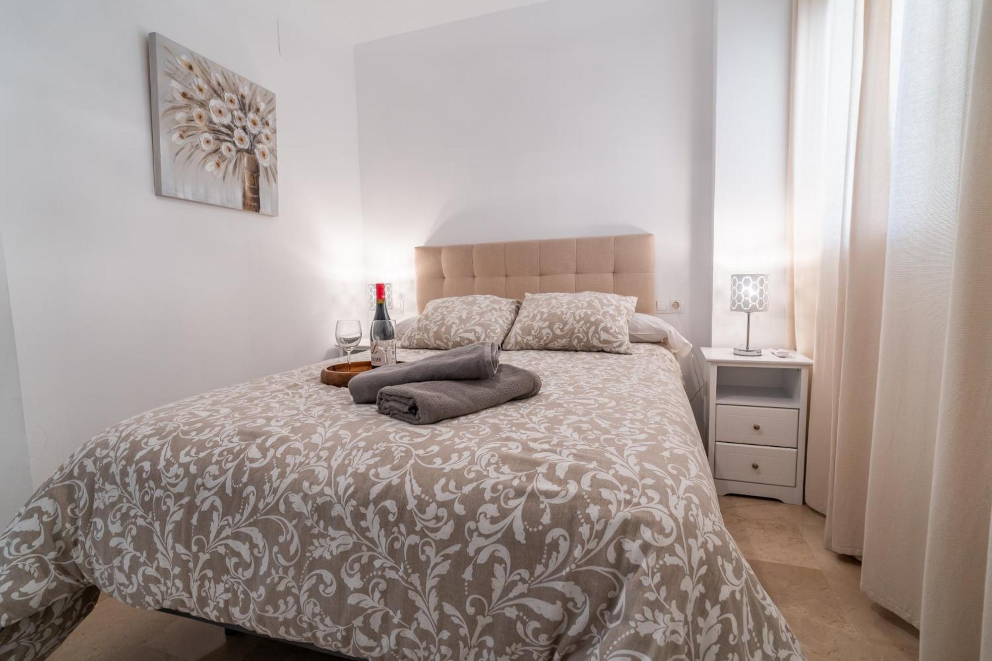 Casa Playa Guadalmar, Beautiful Apartment In Front Of The Sea, Wifi, Ac, Smart Tv, Private Parking Málaga Esterno foto
