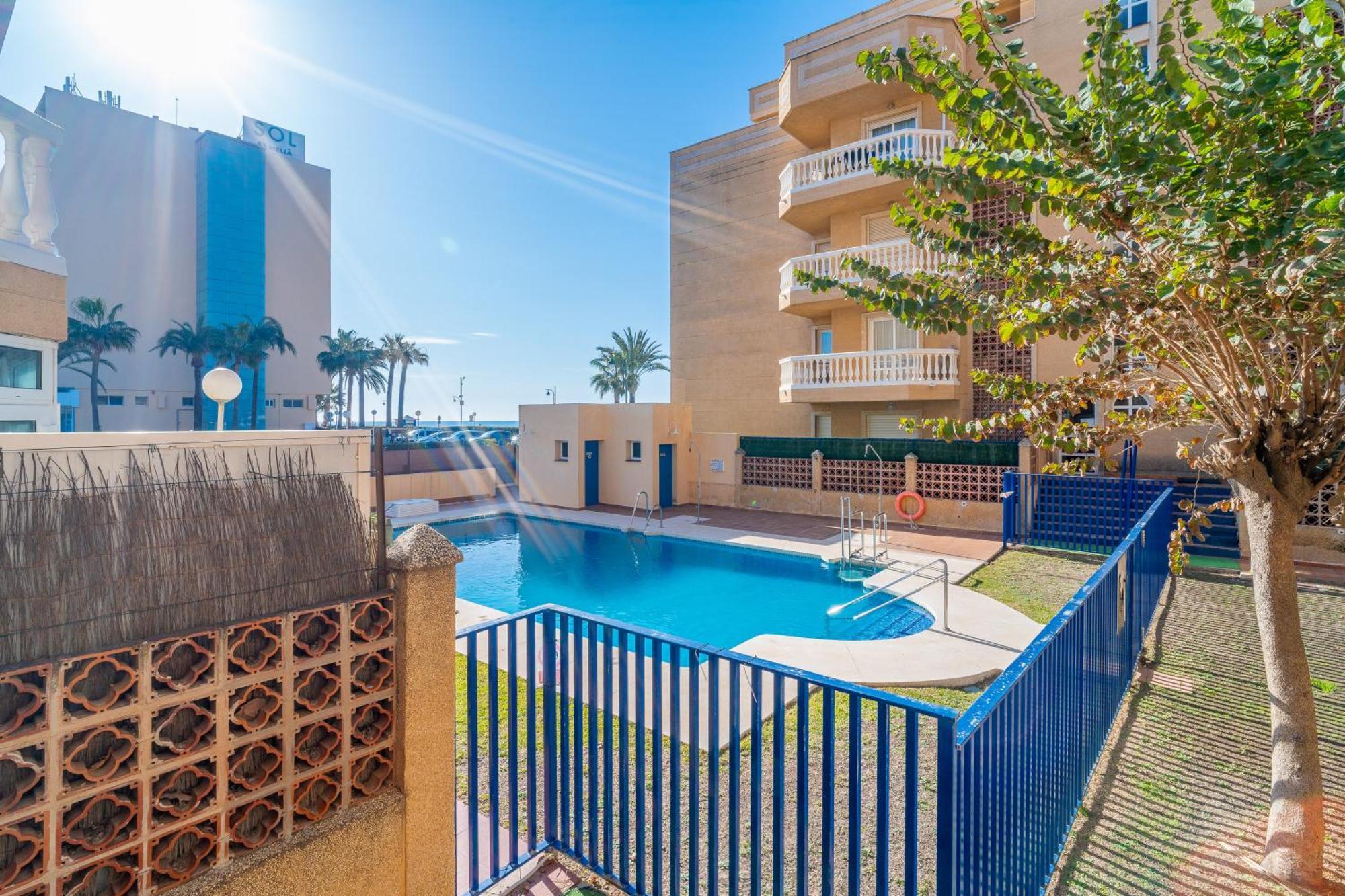 Casa Playa Guadalmar, Beautiful Apartment In Front Of The Sea, Wifi, Ac, Smart Tv, Private Parking Málaga Esterno foto
