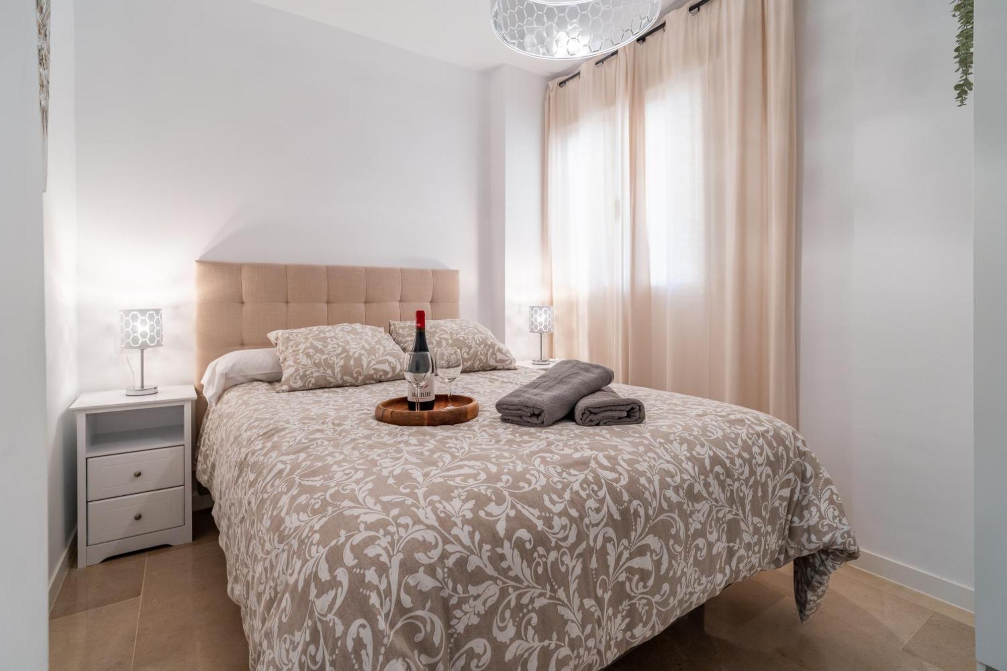 Casa Playa Guadalmar, Beautiful Apartment In Front Of The Sea, Wifi, Ac, Smart Tv, Private Parking Málaga Esterno foto