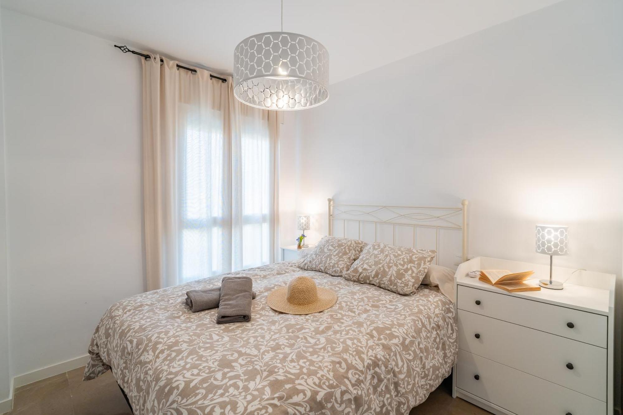 Casa Playa Guadalmar, Beautiful Apartment In Front Of The Sea, Wifi, Ac, Smart Tv, Private Parking Málaga Esterno foto